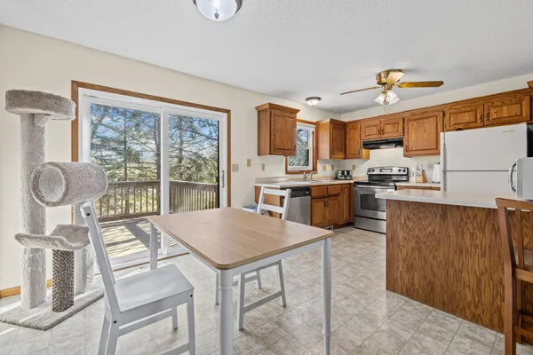 $250,000 | 528 Hunter Hill Road, Hudson, WI 54016