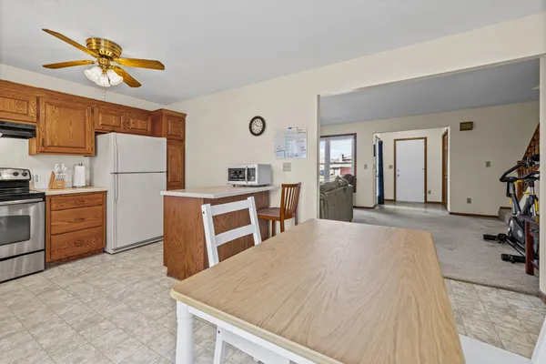 $250,000 | 528 Hunter Hill Road, Hudson, WI 54016