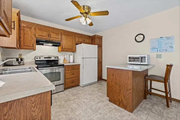 $250,000 | 528 Hunter Hill Road, Hudson, WI 54016