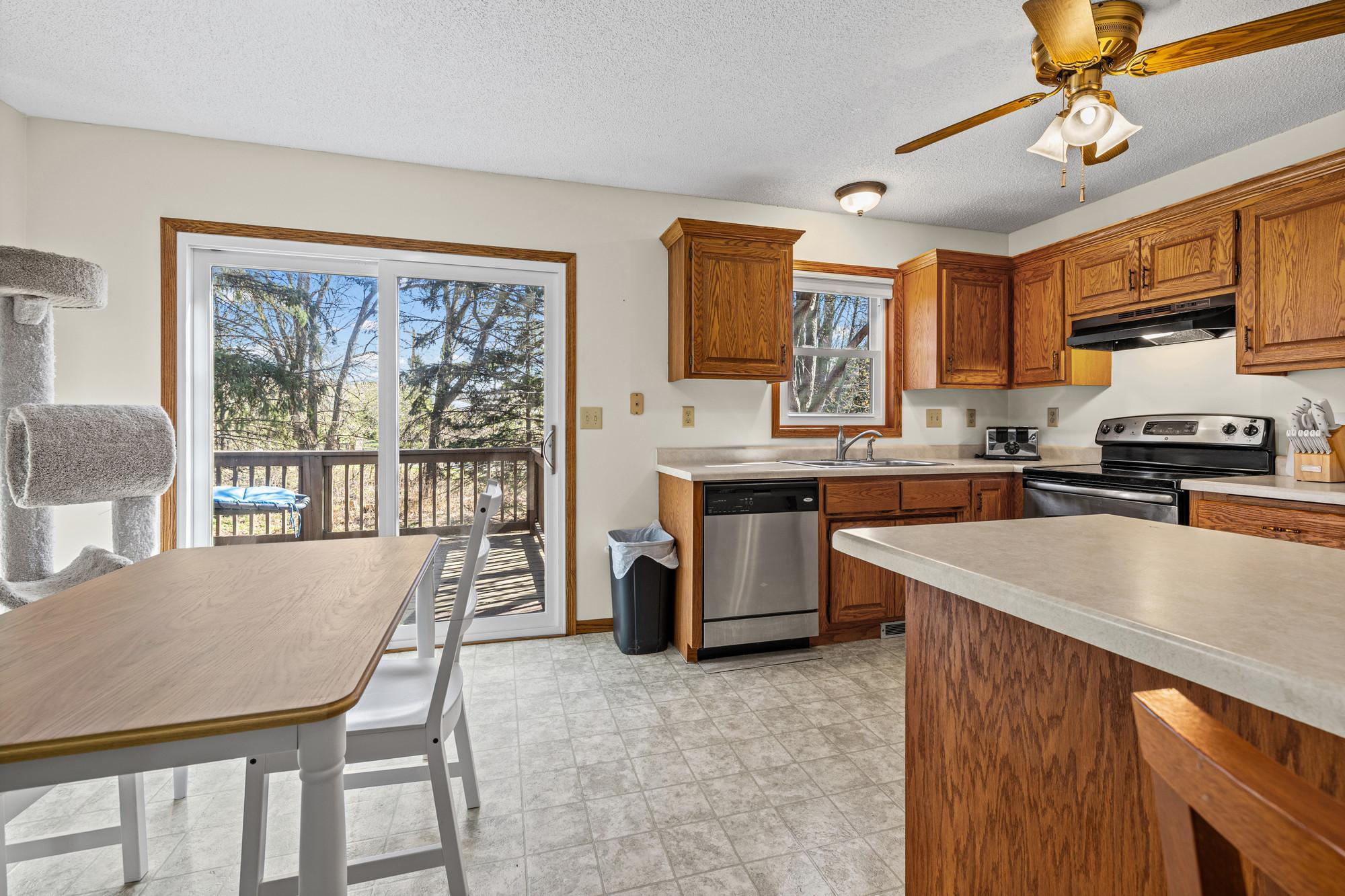 528 Hunter Hill Road Hudson, WI 54016 - Photo 8 of 36