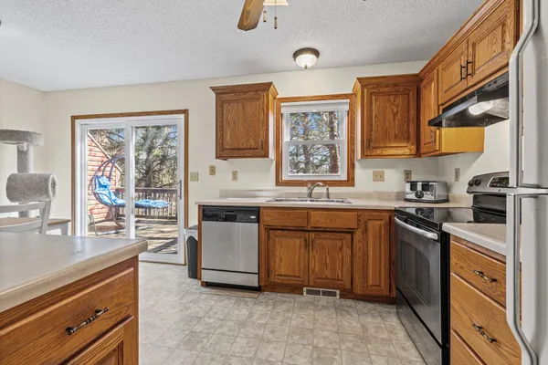 $250,000 | 528 Hunter Hill Road, Hudson, WI 54016