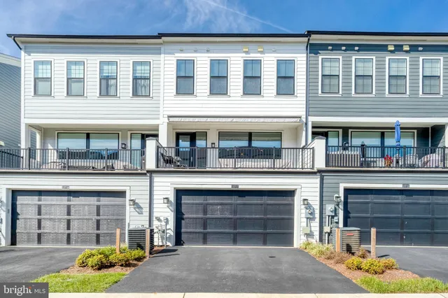 $855,000 | 13717 Course View Way, Woodbridge, VA 22191