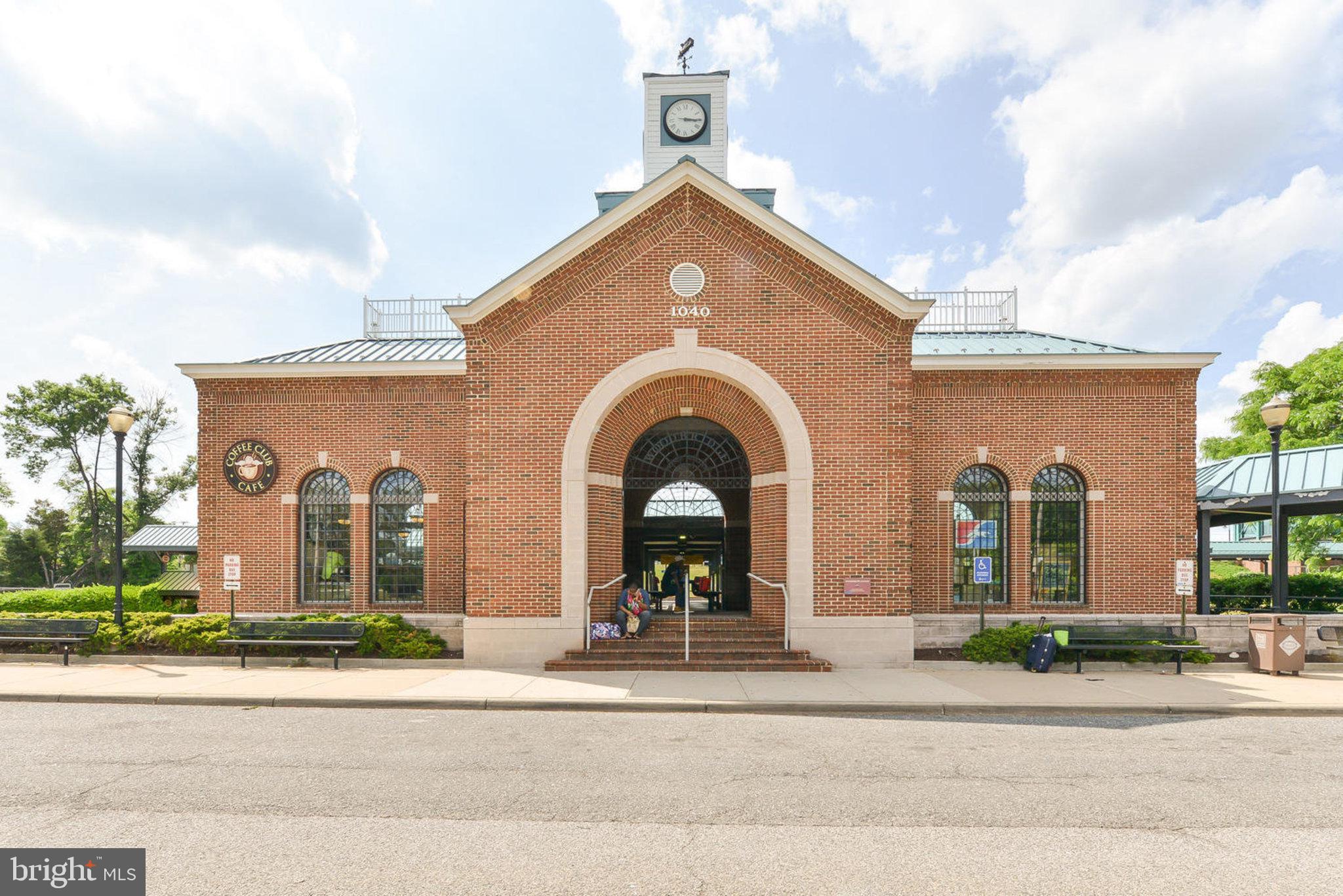 13717 Course View Way Woodbridge, VA 22191 - Photo 41 of 47 Coffee Club Cafe