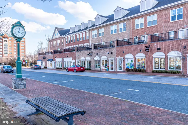 $855,000 | 13717 Course View Way, Woodbridge, VA 22191