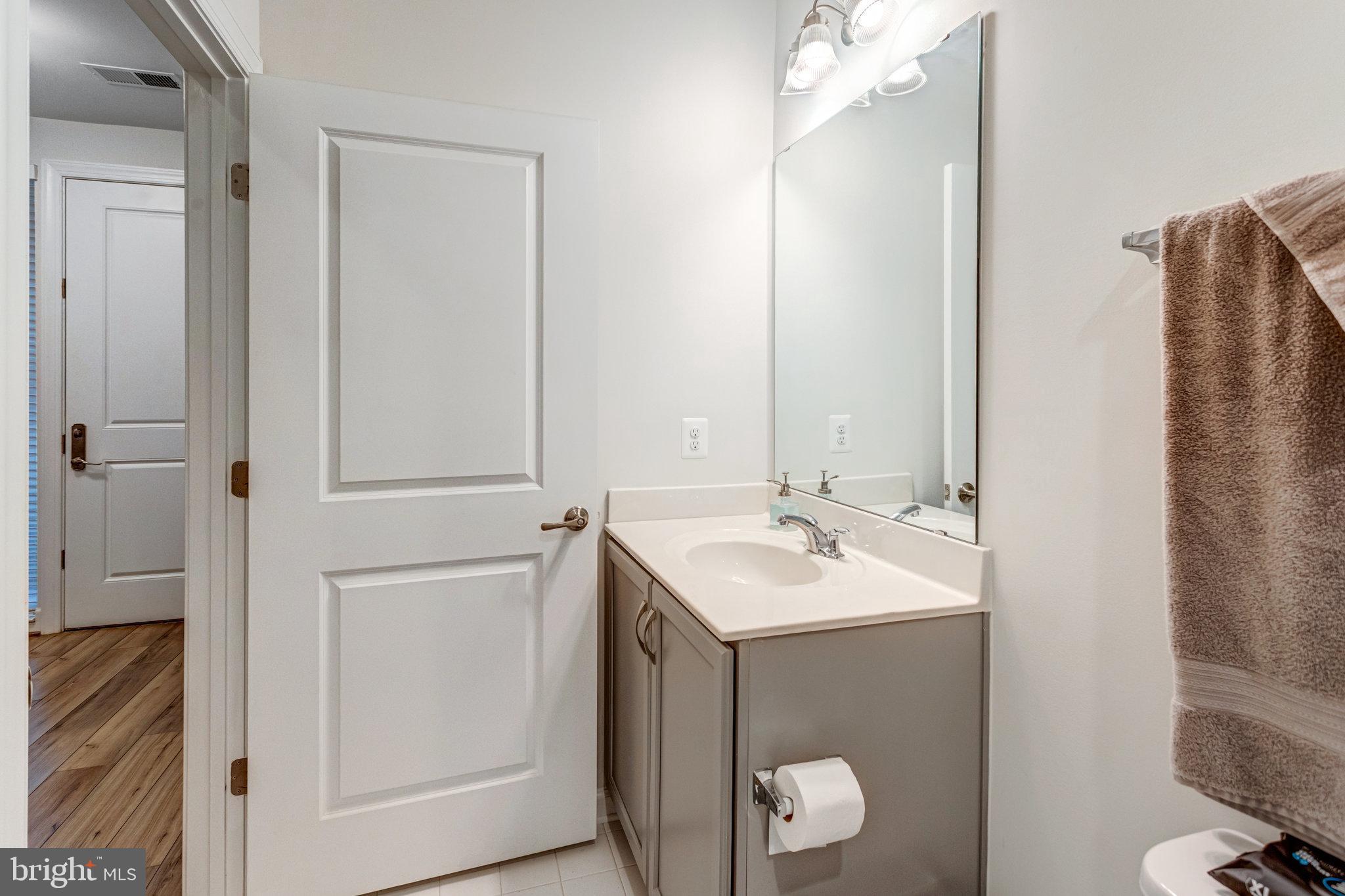 13717 Course View Way Woodbridge, VA 22191 - Photo 5 of 47 Full Bath Main Level