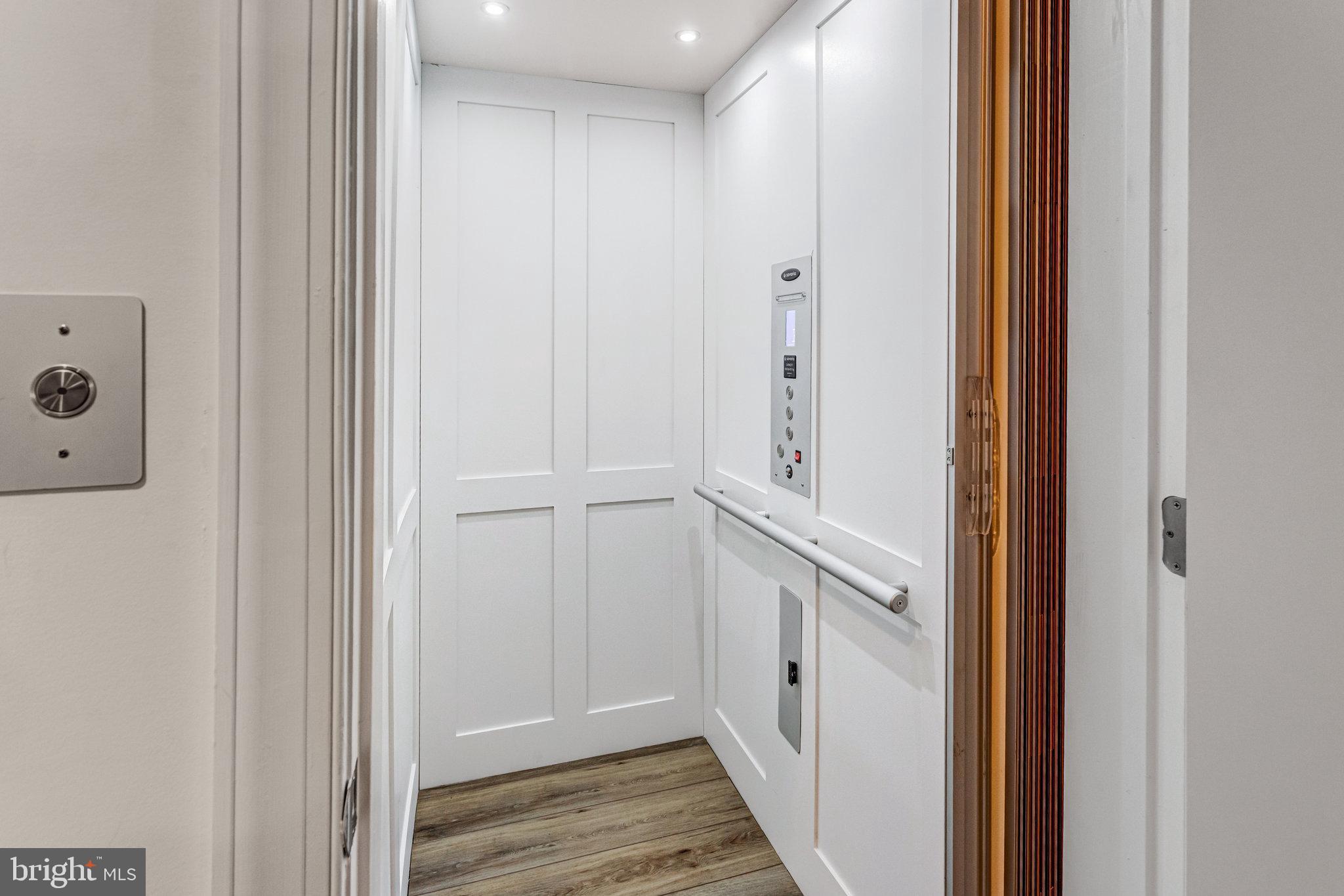 13717 Course View Way Woodbridge, VA 22191 - Photo 9 of 47 Elevator to All Levels