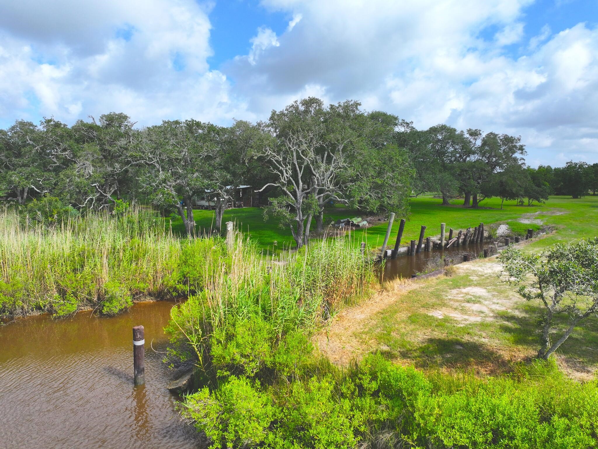 1734 Haynes Road Anahuac, TX 77514 - Photo 22 of 23 Gallery Image 22