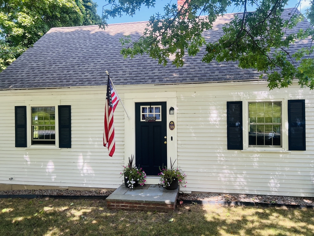 39 Harborview Drive Hingham, MA 02043 - Photo 2 of 30