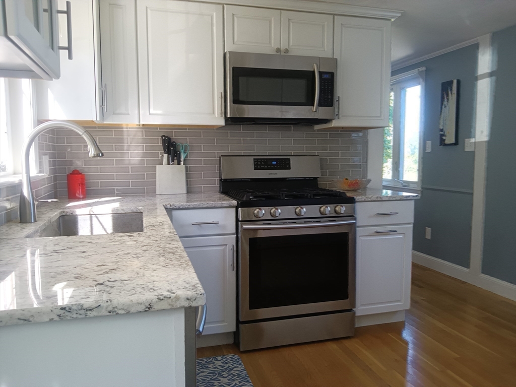 39 Harborview Drive Hingham, MA 02043 - Photo 5 of 30