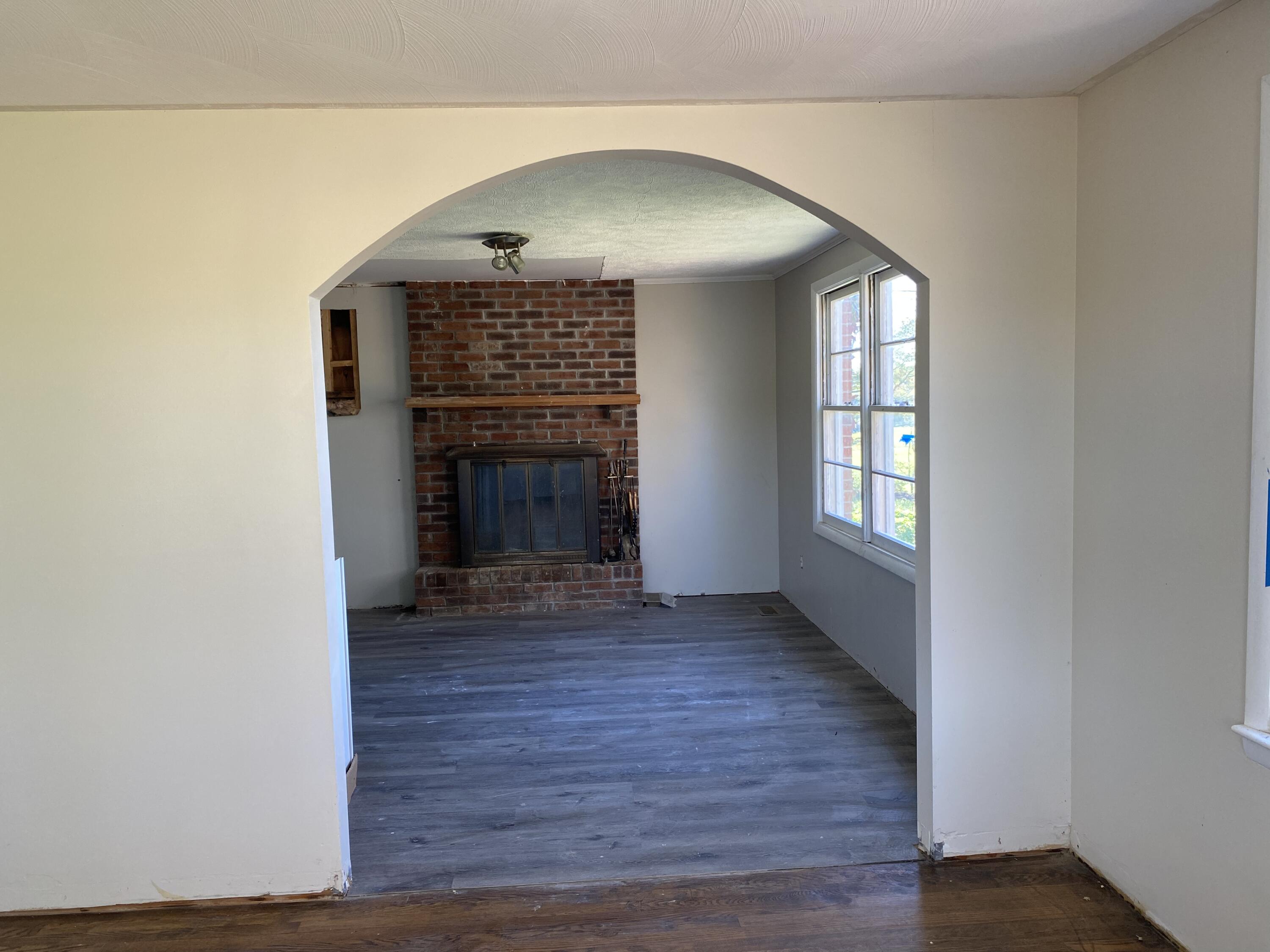 24026 Highpoint Road Bristol, VA 24202 - Photo 8 of 13 Dining