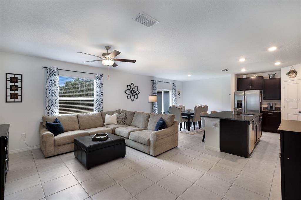 5552 Blue Azure Drive Wimauma, FL 33598 - Photo 5 of 63