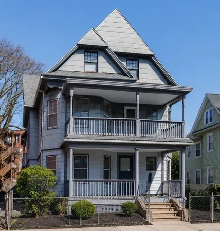$449,900 | 18 Wendell Place, Springfield, MA 01105