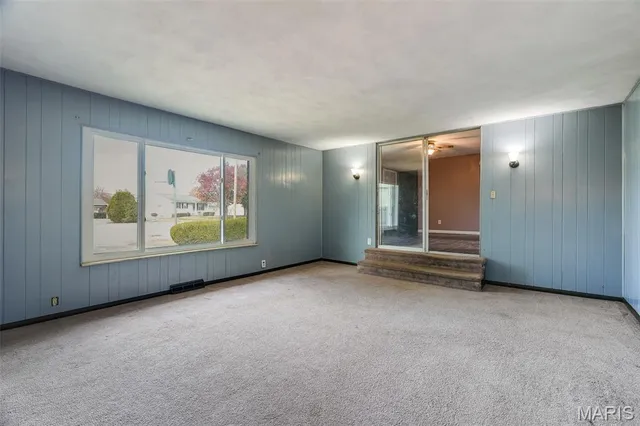 $120,000 | 43 Iris Avenue, Granite City, IL 62040