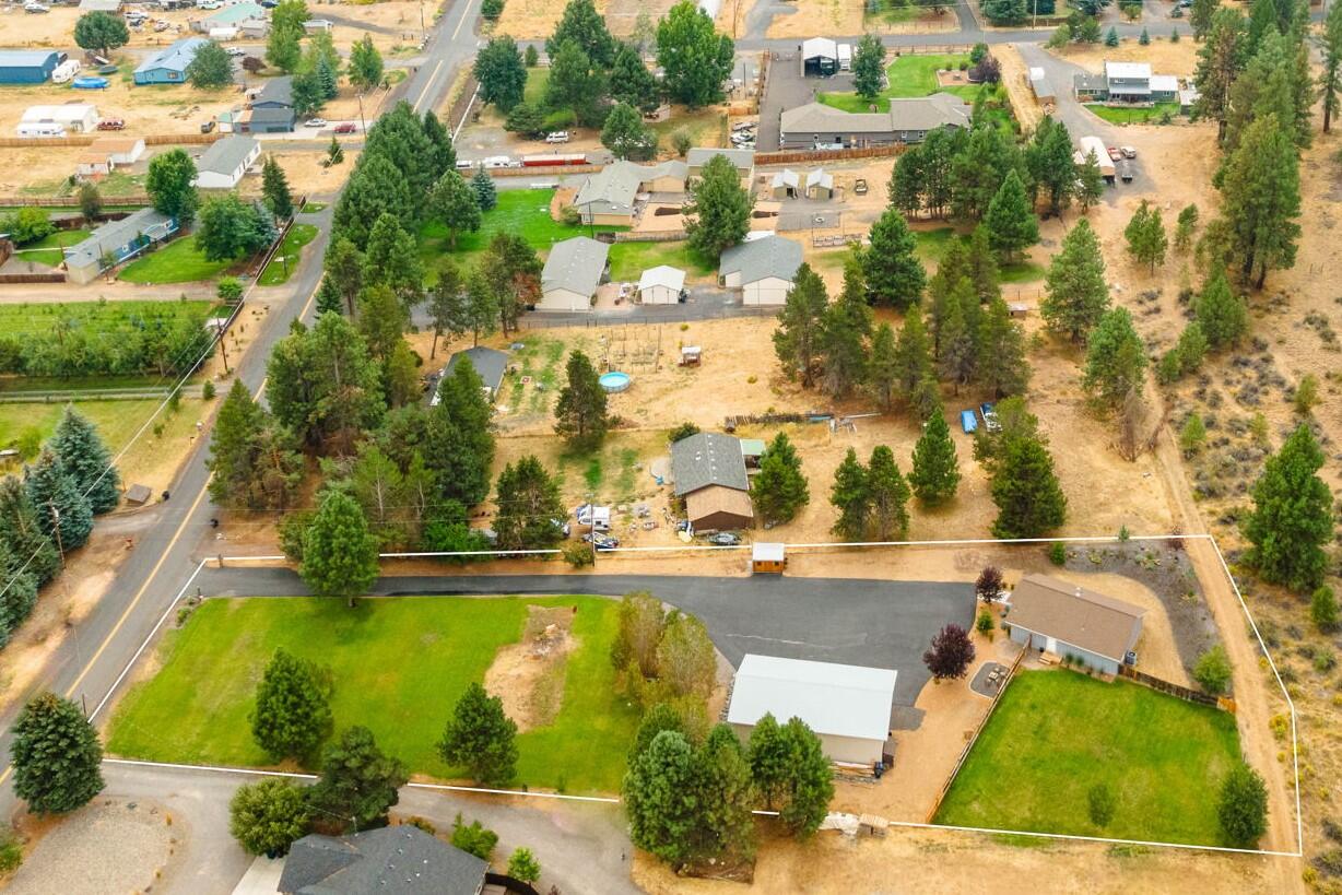 19227 Shoshone Road Bend, OR 97702 - Photo 47 of 49 46