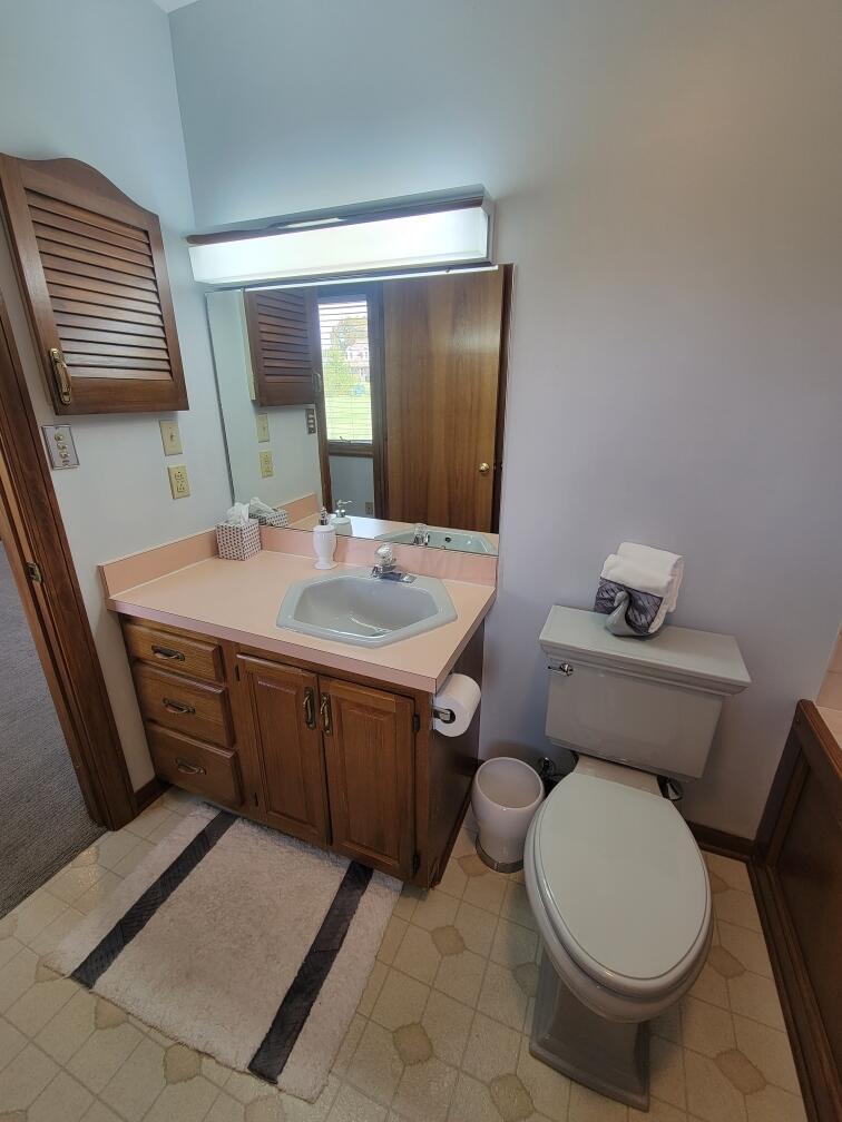 7245 Plumb Road Galena, OH 43021 - Photo 13 of 33 Master Bathroom