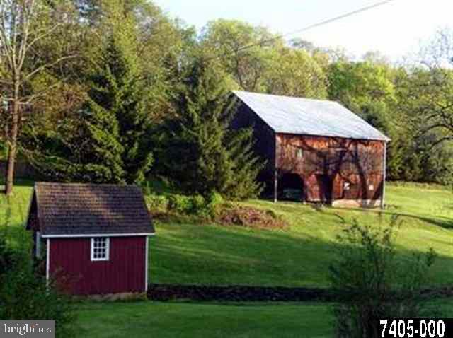 3649 Hess Road Stewartstown, PA 17363 - Photo 3 of 25 Gallery Image 3