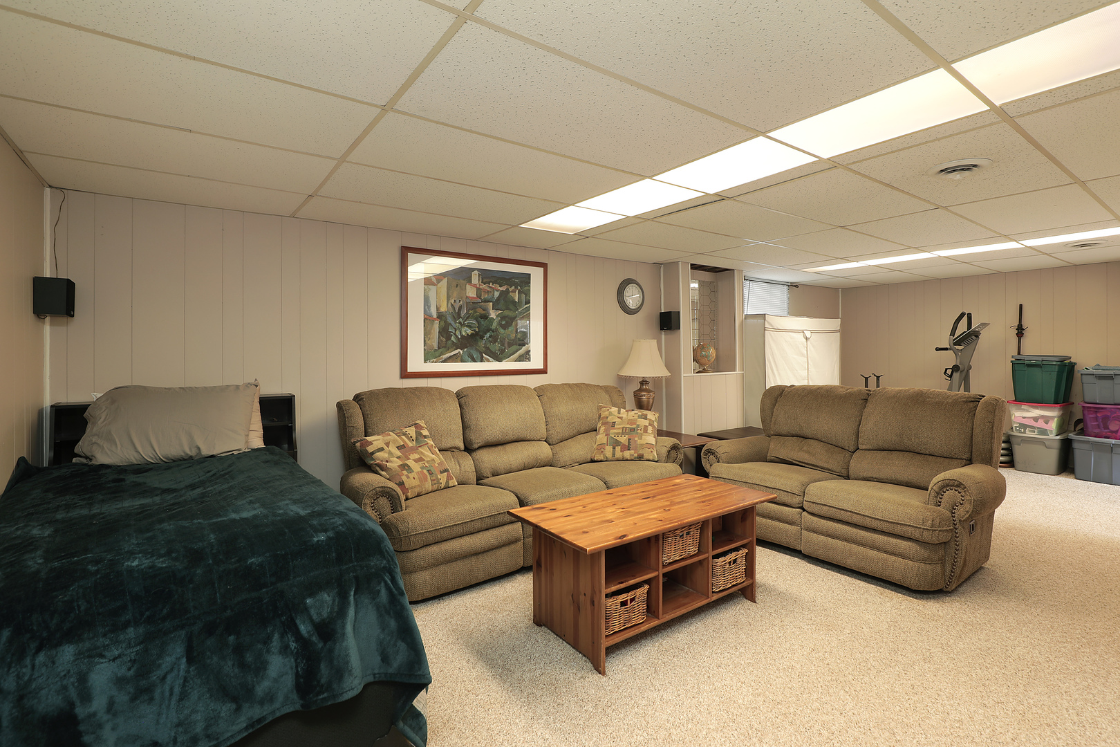 1001 Longaker Road Northbrook, IL 60062 - Photo 12 of 17 a living room with furniture and a night stand