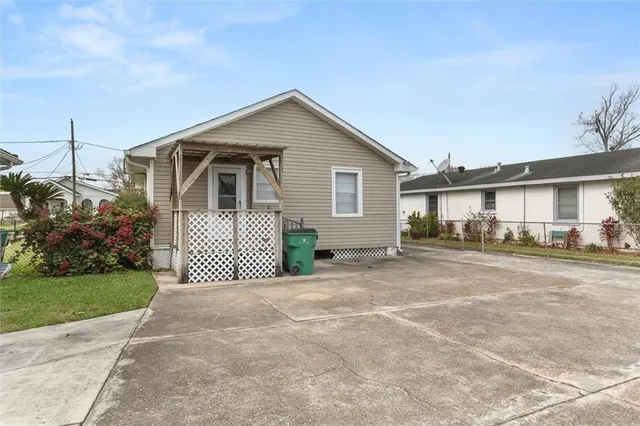 $1,400 | 537 Westwood Drive, Marrero, LA 70072