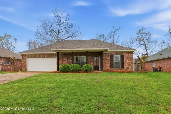 $239,900 | 408 Pinebrook Circle, Brandon, MS 39047