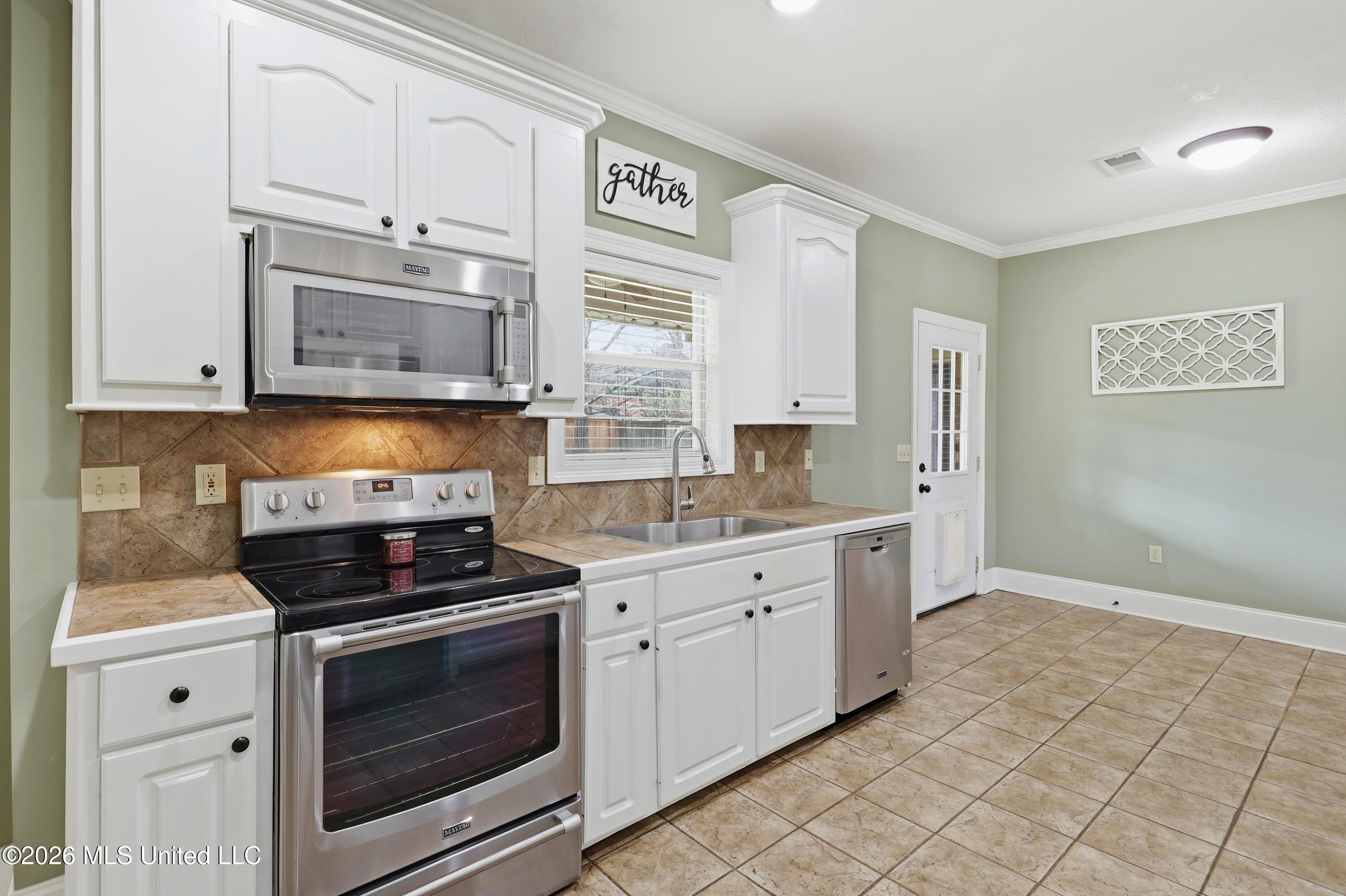 408 Pinebrook Circle Brandon, MS 39047 - Photo 11 of 27 408 Pinebrook Cir \ Home Tours MS (10)[1