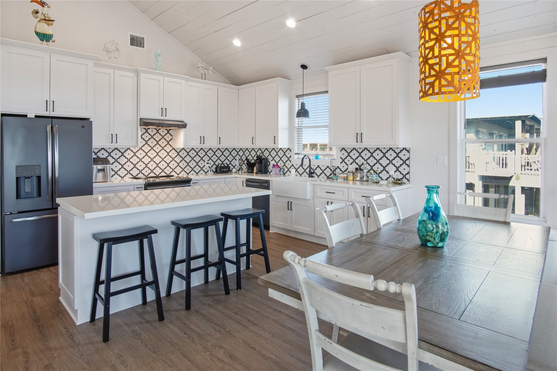 2570 Whitecap Crystal Beach, TX 77650 - Photo 7 of 38