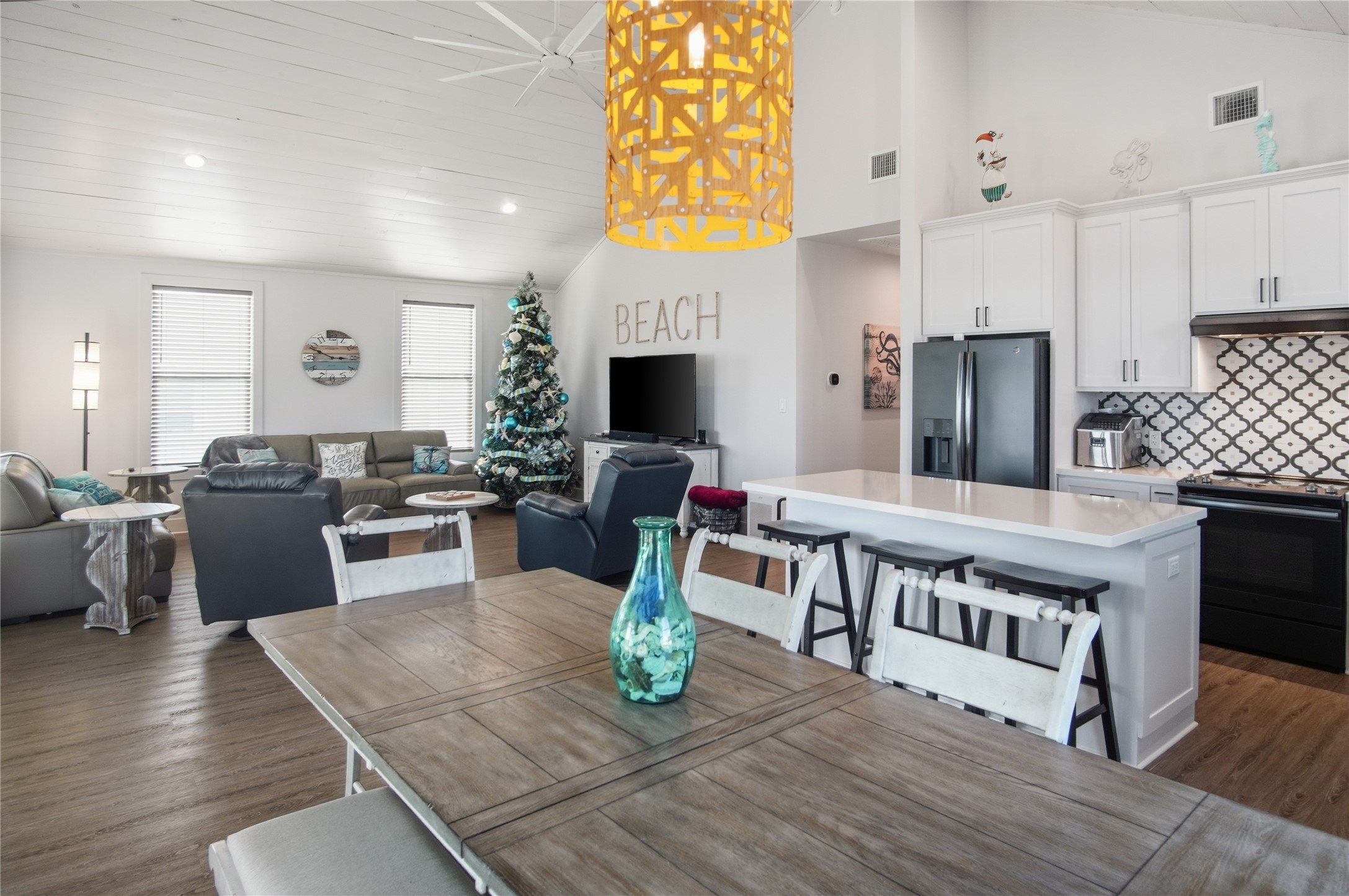 2570 Whitecap Crystal Beach, TX 77650 - Photo 10 of 38