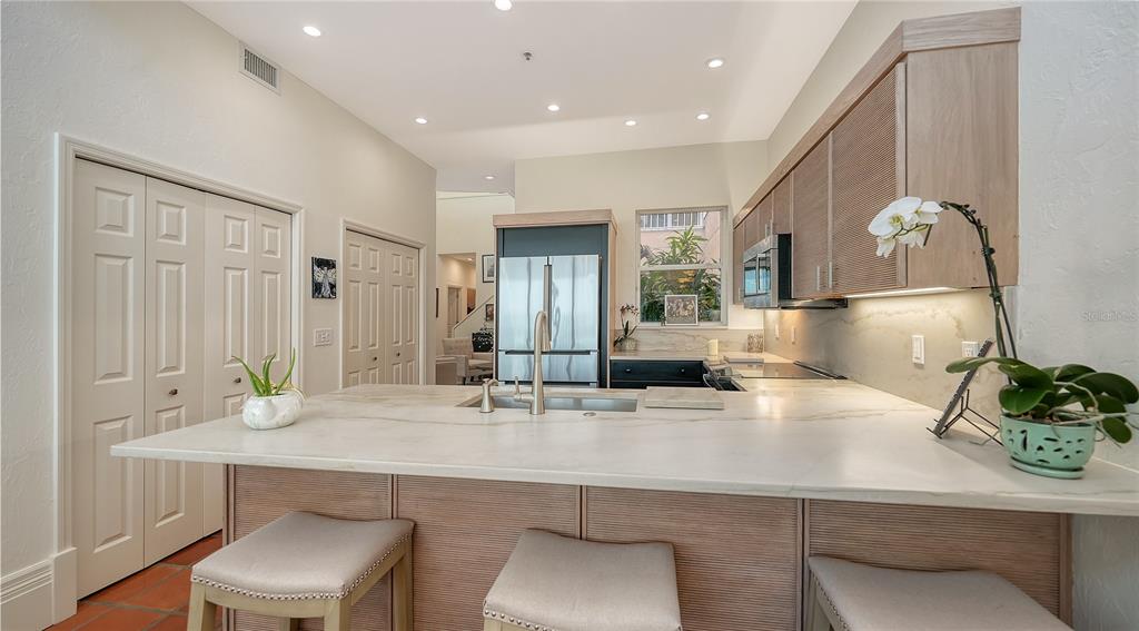 3530 Mistletoe Lane Longboat Key, FL 34228 - Photo 17 of 45