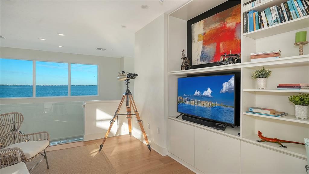 3530 Mistletoe Lane Longboat Key, FL 34228 - Photo 29 of 45