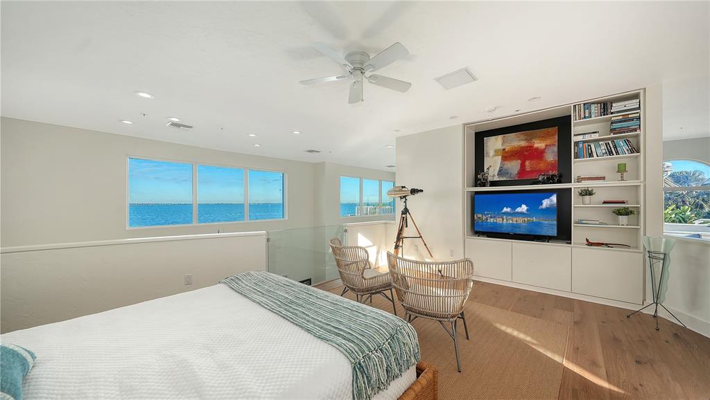 3530 Mistletoe Lane Longboat Key, FL 34228 - Photo 31 of 45