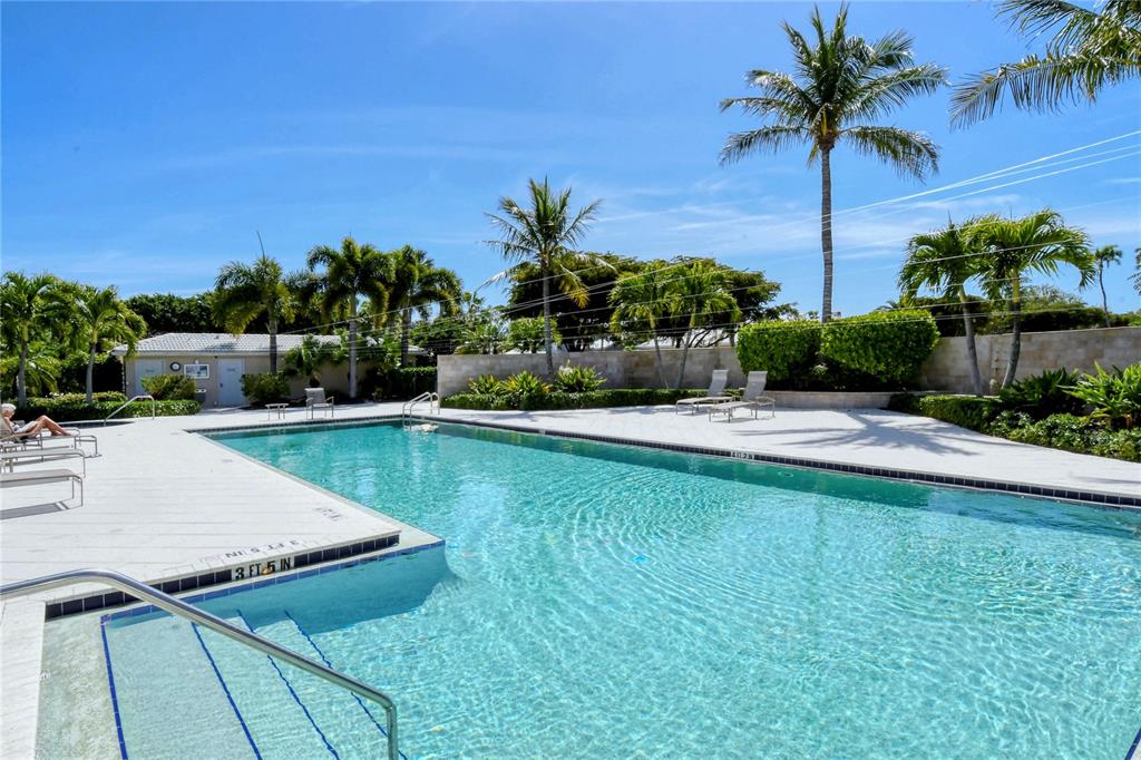 3530 Mistletoe Lane Longboat Key, FL 34228 - Photo 41 of 45