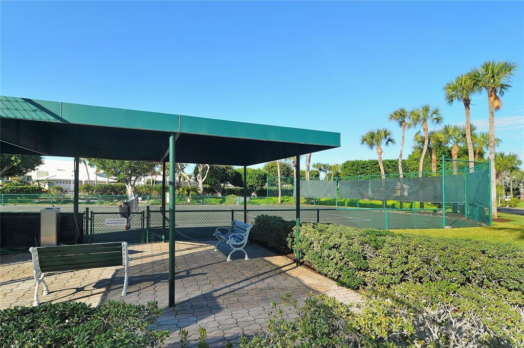 3530 Mistletoe Lane Longboat Key, FL 34228 - Photo 43 of 45