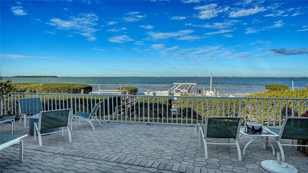 3530 Mistletoe Lane Longboat Key, FL 34228 - Photo 10 of 45