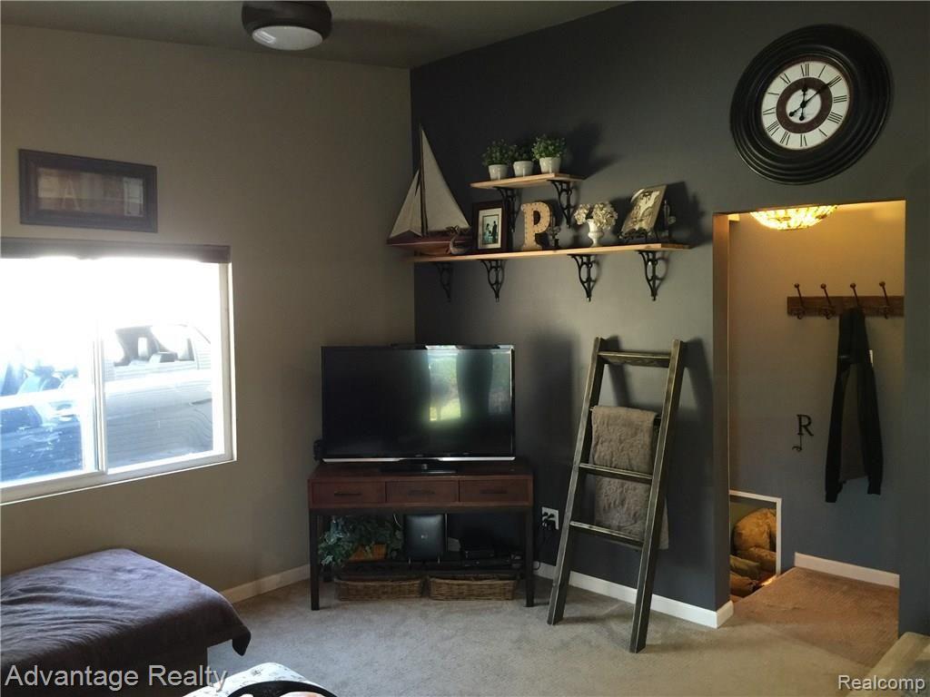 1430 Hampton Road Mount Clemens, MI 48043 - Photo 15 of 41 004.JPG
