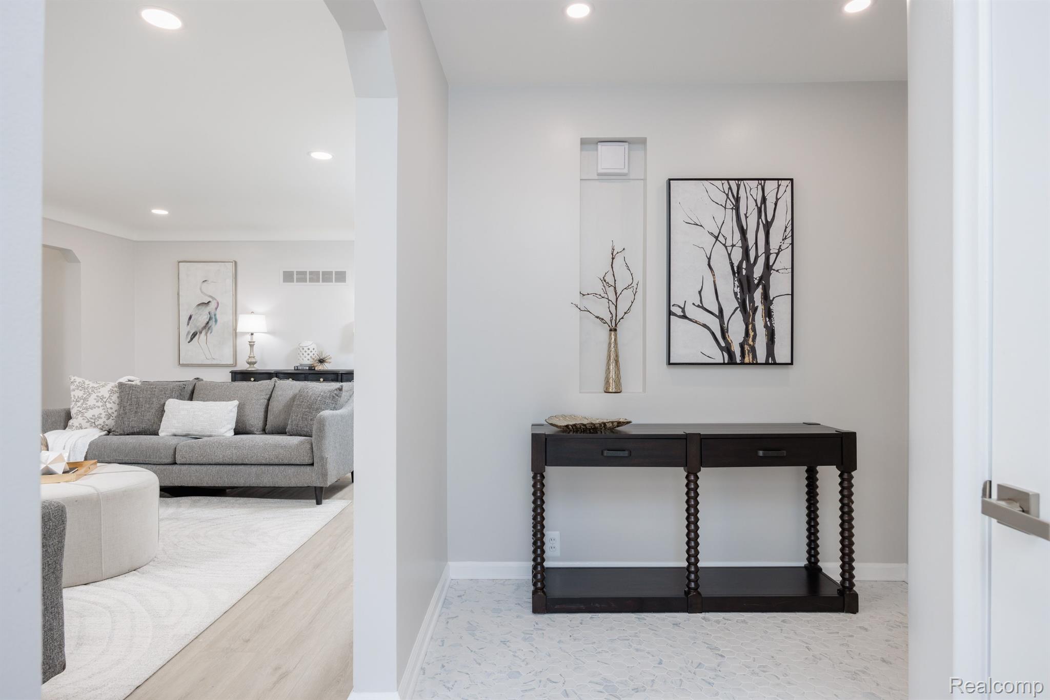 1337 Torrey Road Grosse Pointe, MI 48236 - Photo 4 of 31 Gallery Image 4