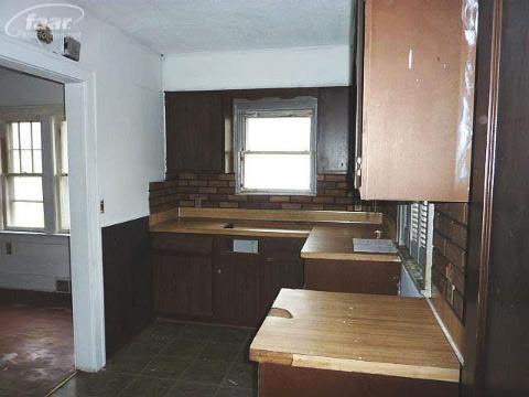 2120 Raskob Street Flint, MI 48504 - Photo 2 of 10 20111111-1.JPG