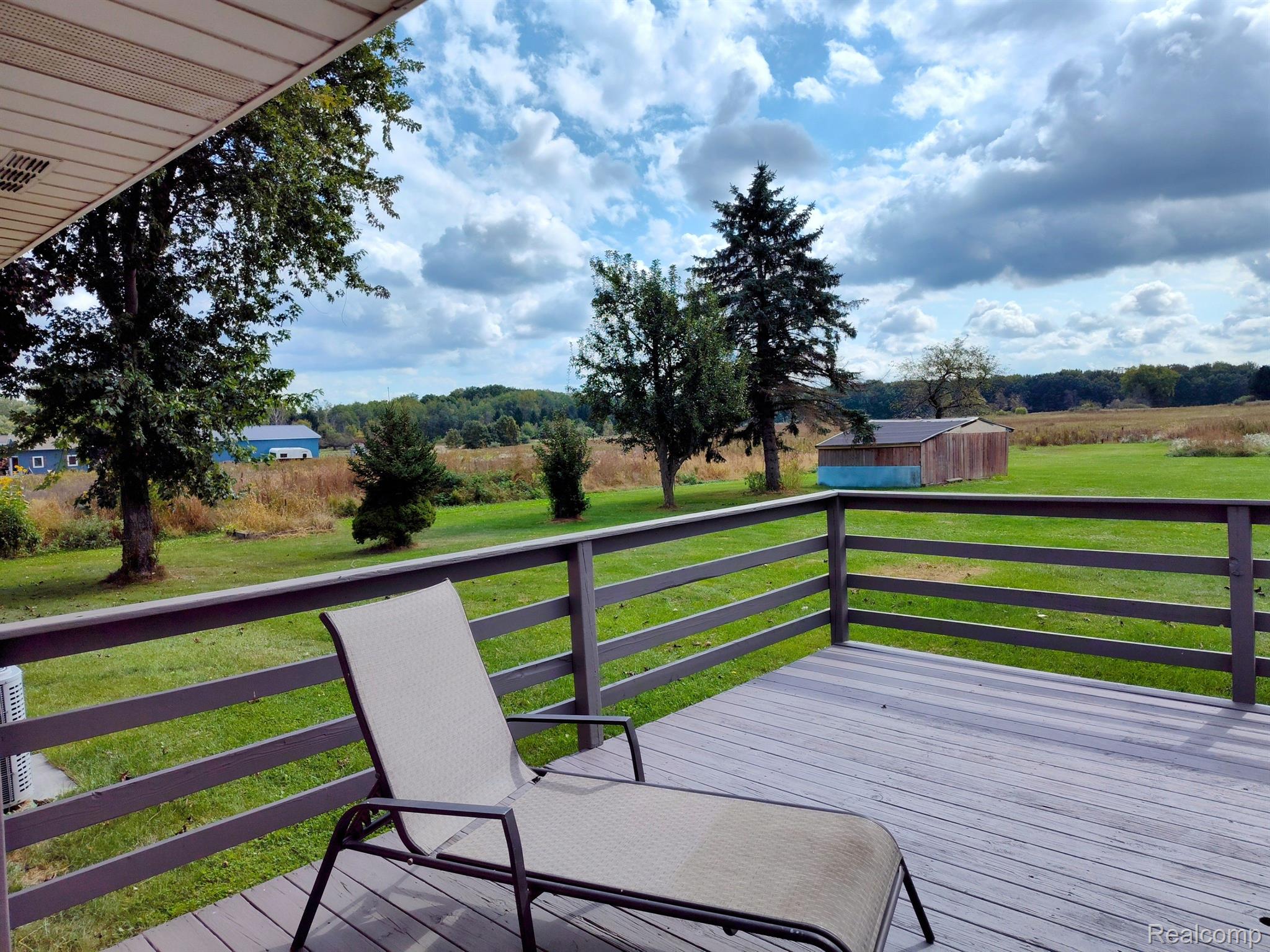 10406 Hill Road Goodrich, MI 48438 - Photo 5 of 21 Gallery Image 5