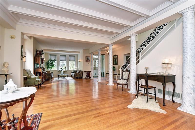 5642 Darlington Road Pittsburgh, PA 15217 - Photo 4 of 25