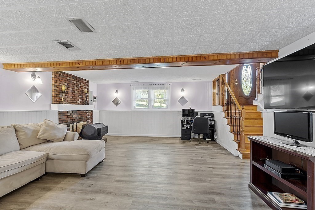 19 Bernard Road Dracut, MA 01826 - Photo 12 of 39