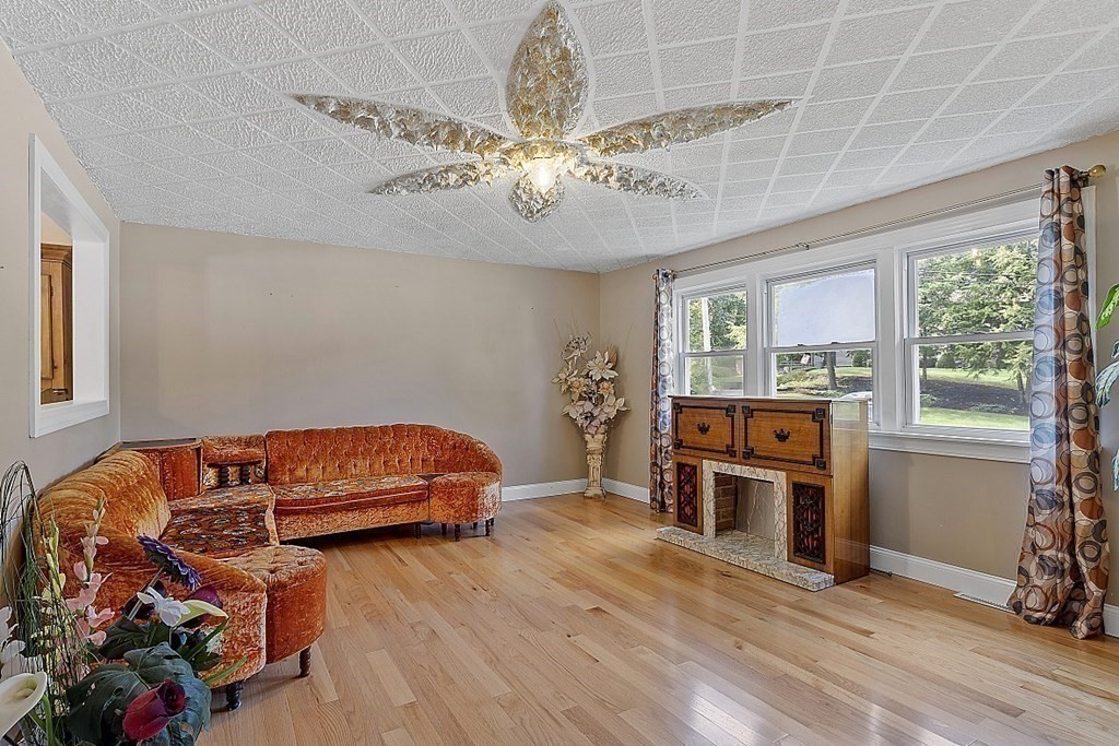 19 Bernard Road Dracut, MA 01826 - Photo 17 of 39