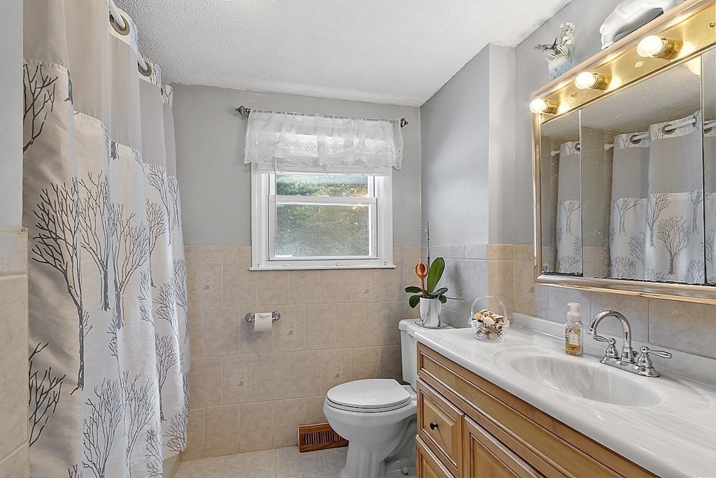 19 Bernard Road Dracut, MA 01826 - Photo 25 of 39