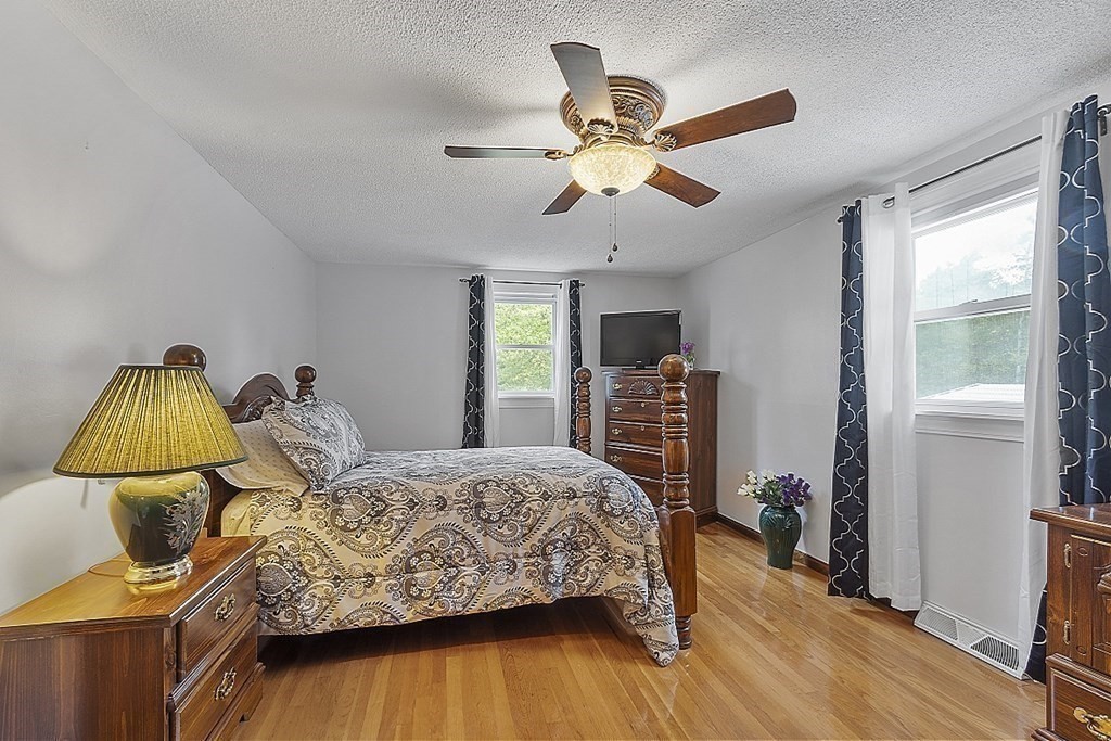 19 Bernard Road Dracut, MA 01826 - Photo 26 of 39