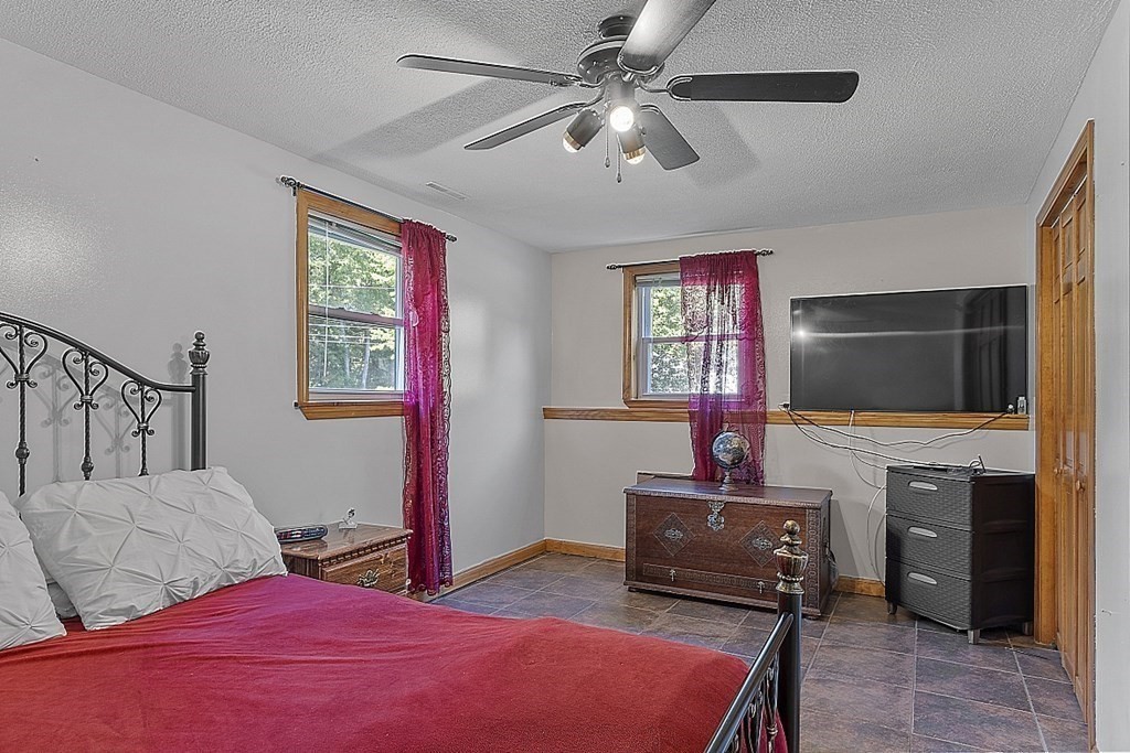 19 Bernard Road Dracut, MA 01826 - Photo 8 of 39