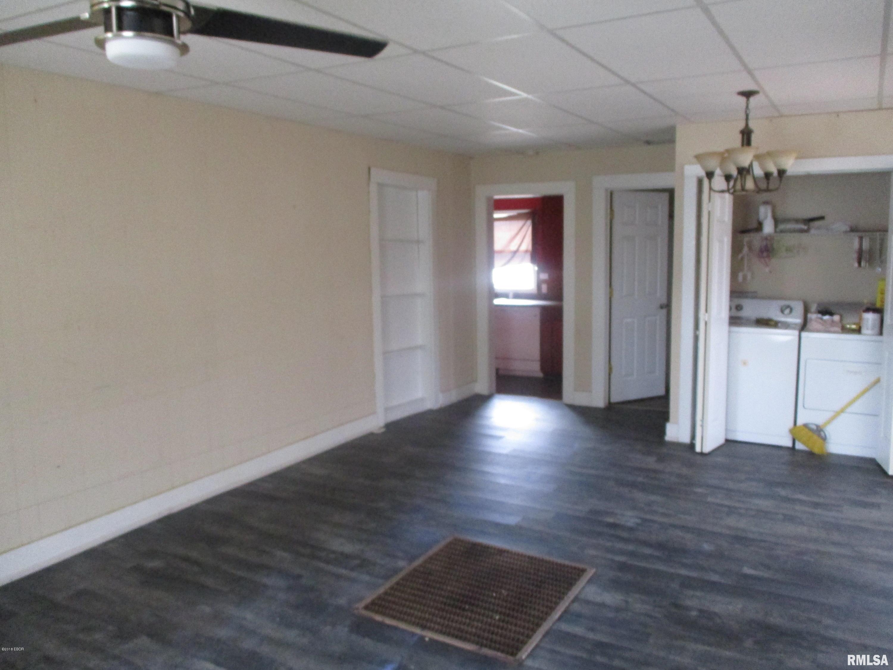 1102 East Ruth Street Benton, IL 62812 - Photo 8 of 24 Gallery Image 8