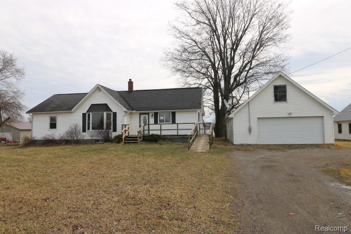 5271 Isles Road Brown City, MI 48416 - Photo 2 of 32