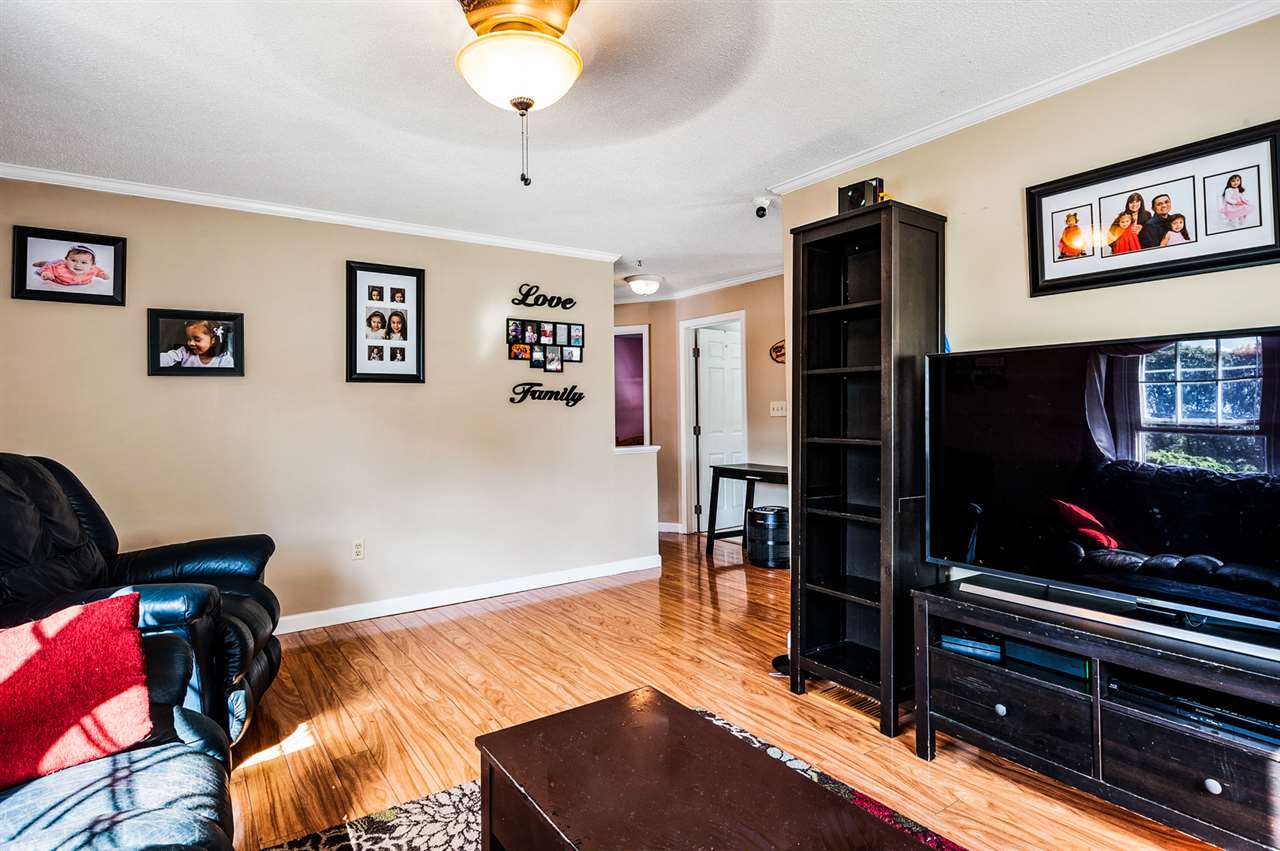 236 River Bank Road Manchester, NH 03103 - Photo 8 of 25