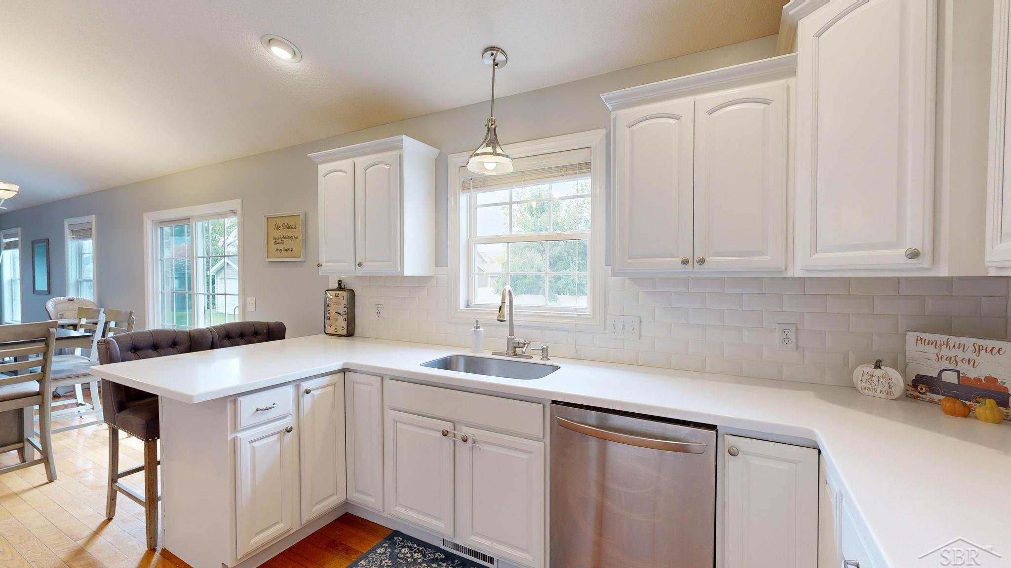 8549 Summer Ridge Drive Freeland, MI 48623 - Photo 14 of 57 50125396-13.JPG