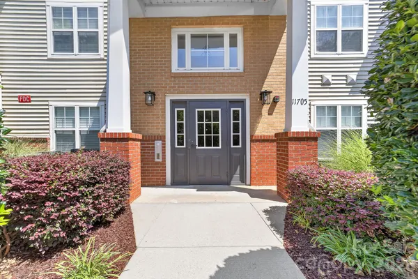 $267,000 | 11721 Ridgeway Park Drive, Charlotte, NC 28277