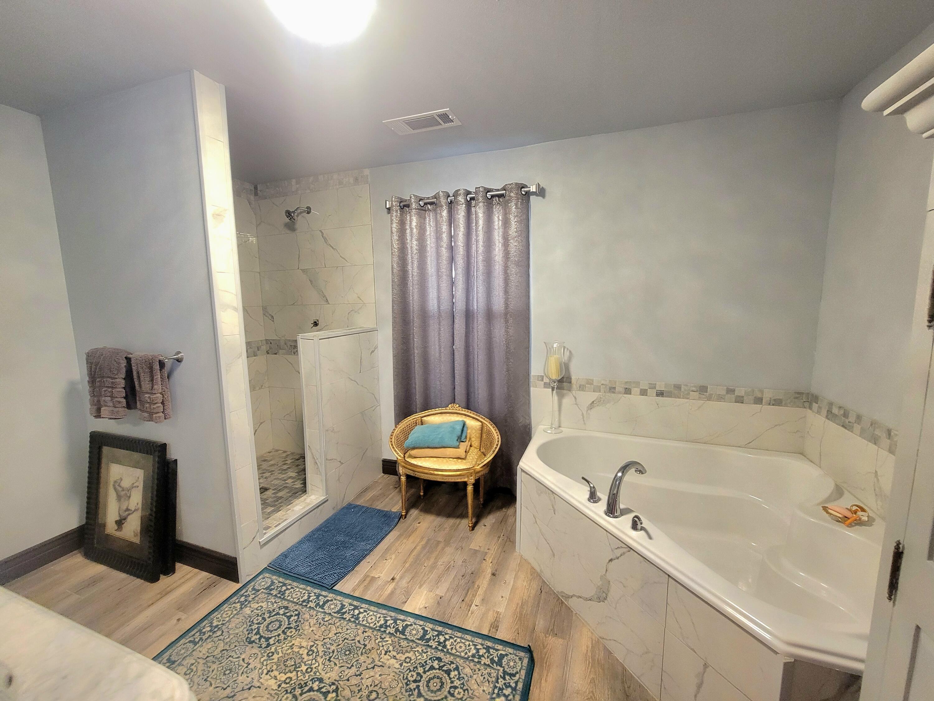 1508 Crooked Creek Road Ponce de Leon, FL 32455 - Photo 24 of 64 master bath