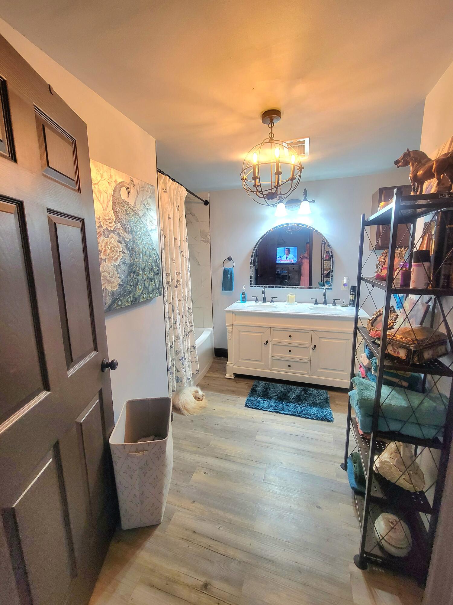 1508 Crooked Creek Road Ponce de Leon, FL 32455 - Photo 27 of 62 a living room with furniture and a chandelier