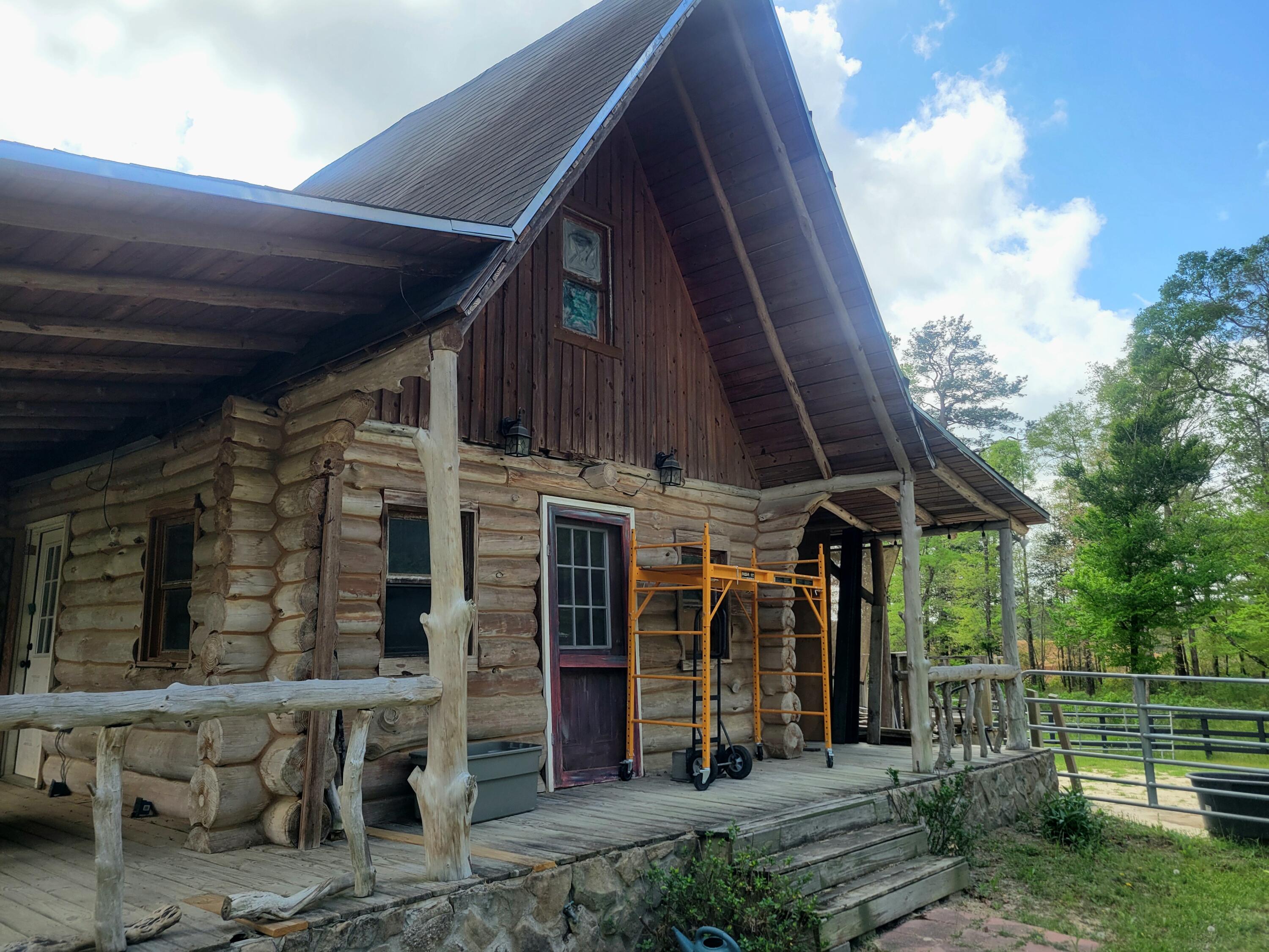 1508 Crooked Creek Road Ponce de Leon, FL 32455 - Photo 36 of 62 a view of a chairs and table in the patio